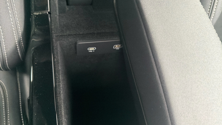 Land Rover Range Rover Velar 2.0 P250 R-Dynamic 5dr Auto Petrol Estate